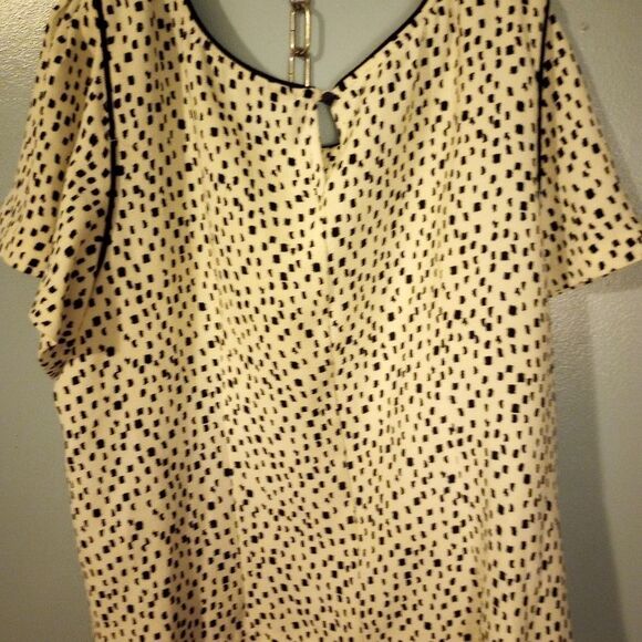 Worthington short sleeve abstract print blouse - Picture 4 of 9